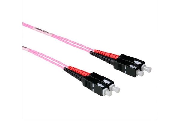 30 m LSZH multimode OM4 fiberpatchkabel duplex med SC-kontakter