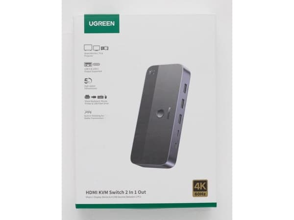 UGREEN KVM-switch CM664 3x USB-A, 2x USB-B, 2x USB-C, 3x HDMI, micro USB svart