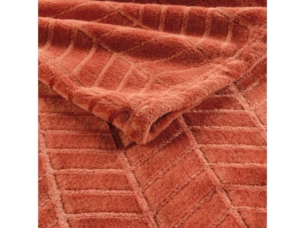 Douceur d'Interieur sengeteppe med preget mønster ARYA 180 x 220 cm