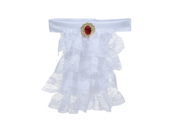 Hvid kalvekrøs med broche