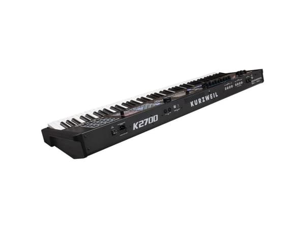Kurzweil K2700 - synthesizer/arbeidsstasjon