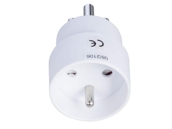 MicroConnect - Adapter för effektkontakt - Typ K till Typ E - 250 V - 16 A - vit