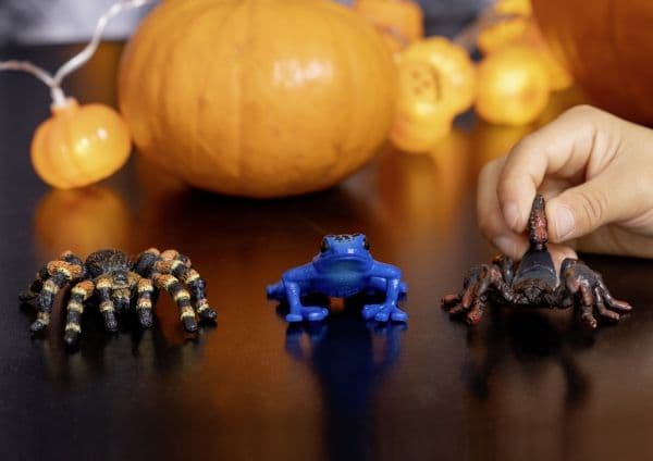 Schleich blå giftpilgroda