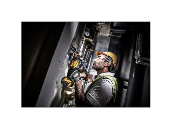 DEWALT 18V 2x5.0Ah monitoimityökalu + tarvikkeet DCS356P2 DCS356P2
