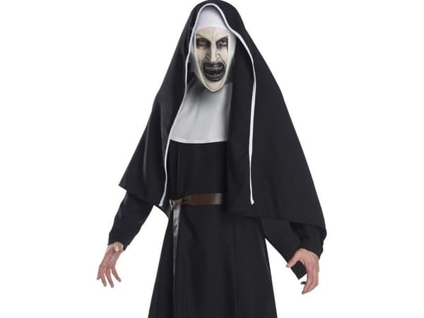 The Nun kostume