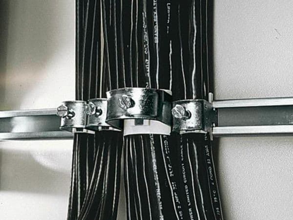 Rittal DK 7097.340 Kaapelinside, teräslevy 25 kpl