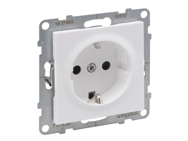 Legrand Socket Auto Terminals Shuttered White