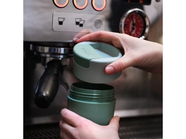 Joseph Joseph Sipp rese-mugg med fällbart lock 340 ml grön (81122)