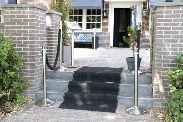 Securit® CLASSIC CHROME sperresett med 2 stolper og 1 sort tau