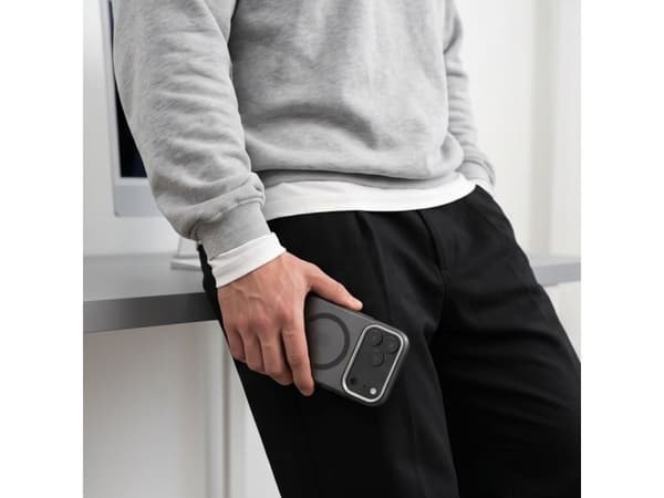Tech-Protect MagZero MagSafe Case for iPhone 17 Pro Max / 18 Pro Mac - Translucent Matte Black