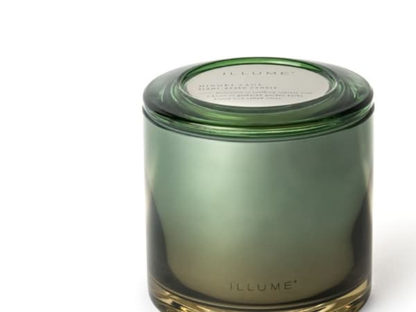 ILLUME Hinoki Sage statement glas doftljus, grön
