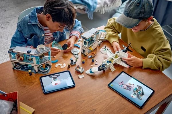 LEGO City 60502 Flyplass og fly