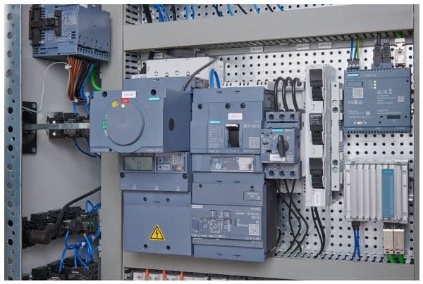 Siemens 3VA1225-1AA32-0AA0, IP40