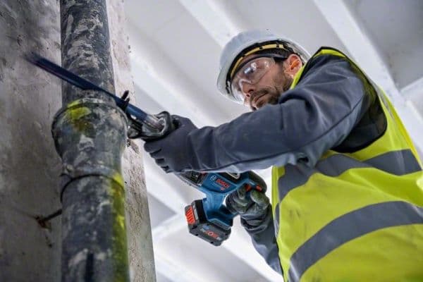 Bosch BAJONETSAV GSA 18V-28 SOLO L-BOXX