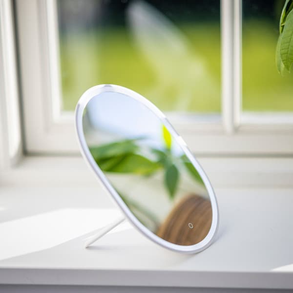 Sharper Image Kastelematon kylpyhuoneen peili