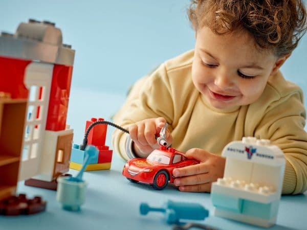 LEGO Duplo 10456 McQueens besök i Docs garage