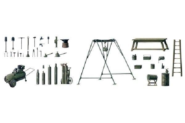 1:35 Field tool shop