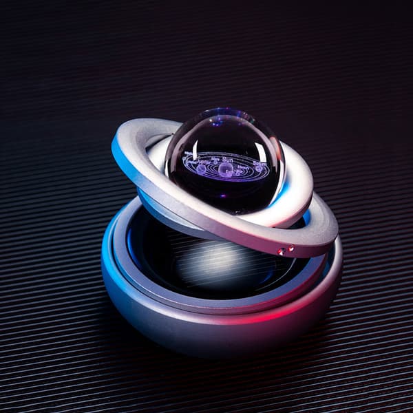 Bilparfumevedhæng Galaxy Design Langvarig Duft Solenergi Roterende Bil Aromaterapi Diffuser til GaverGalactics