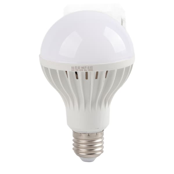 220V Lydaktiverede E27 LED-pærer Stemmestyring Automatisk Tænd/Sluk Natlyssensorlamper