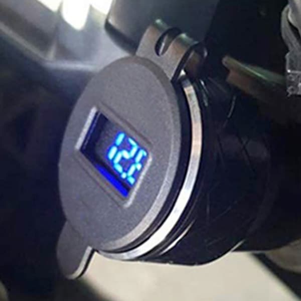12V-24V Motorcykel USB-port Strømopladerstik med LED-display EU-stik Sort