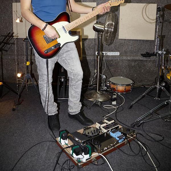 9V Gitarr Effektpedal Strömförsörjning AC-adapter 100-240V EU-kontakt