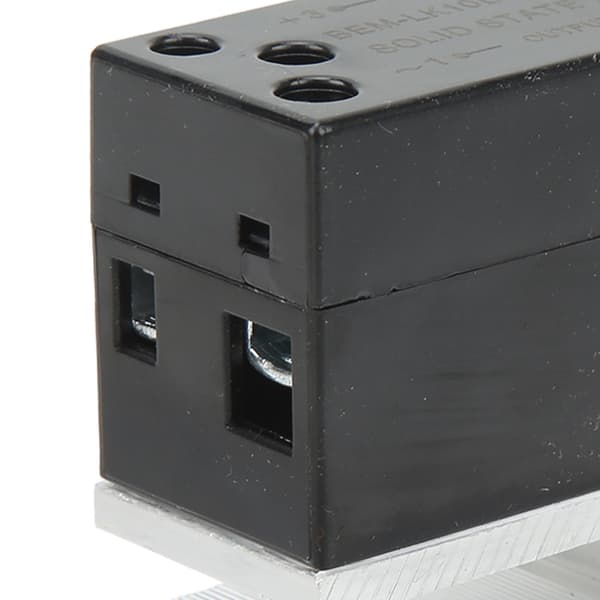 Solid State Relæ 10A m/ køleplade, SSR Modul 3-32VDC ind, 24-480VAC ud