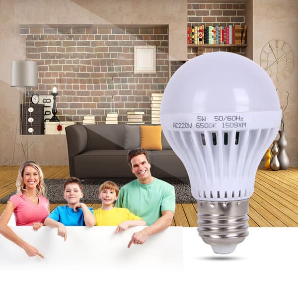 220V Lydaktiverede E27 LED-pærer Stemmestyring Automatisk Tænd/Sluk Natlyssensorlamper