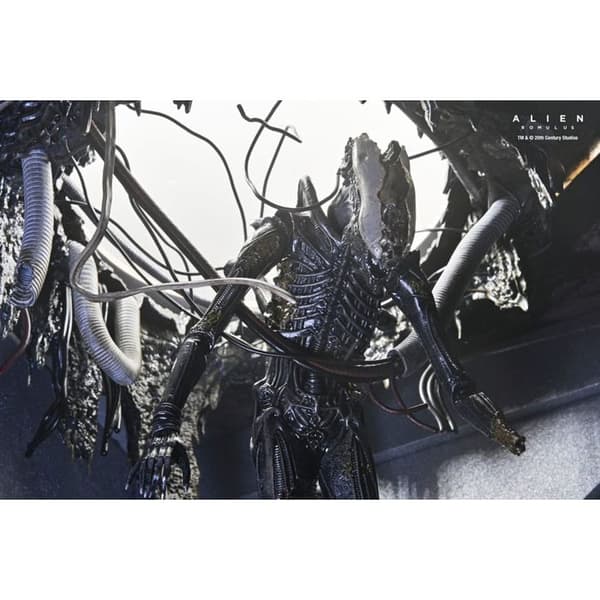 Neca - Alien: Romulus - Figur Deluxe Suspended Lab Xenomorph XX121 18 cm