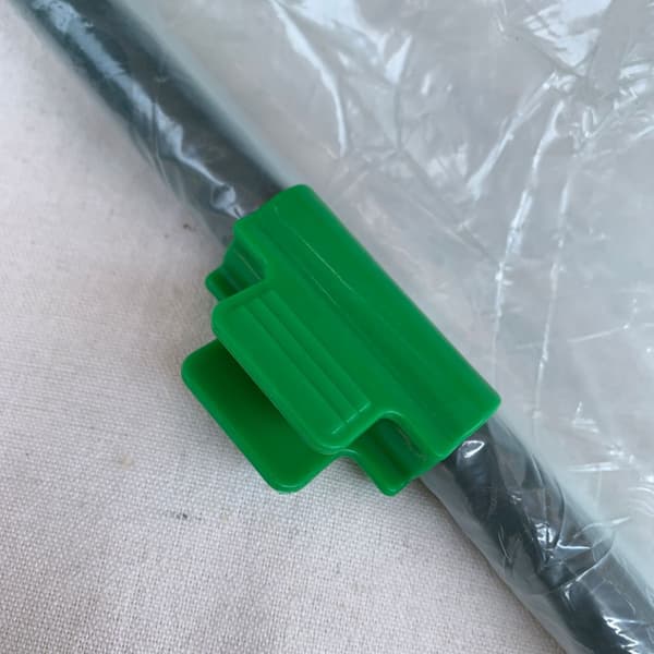 Växthusklämmor för växter som stöder trädgårdspålar Plastnätringklämma Ram Skuggnätstångklämma