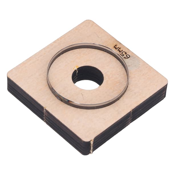 65 mm diameter cirkulär skärform rund ring metallstansform med träskiva