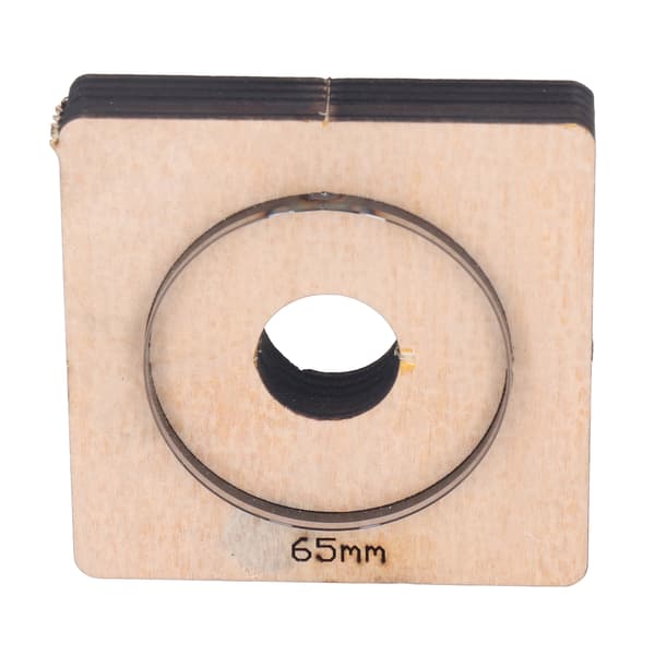 65 mm diameter cirkulär skärform rund ring metallstansform med träskiva