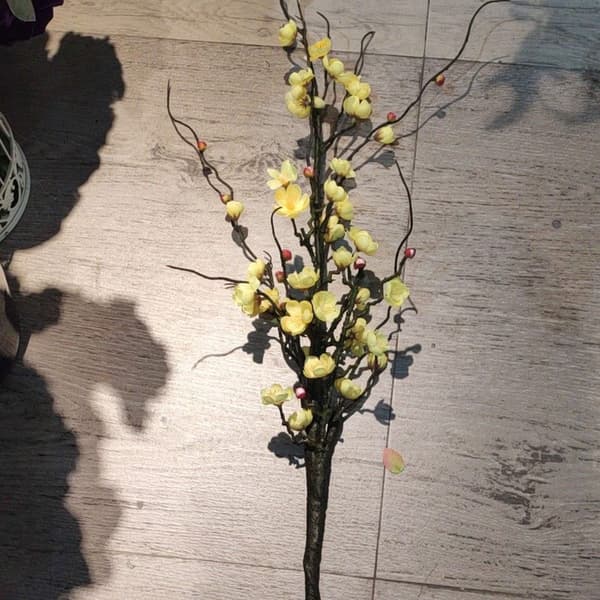 Kunstige blomster til indendørs dekoration