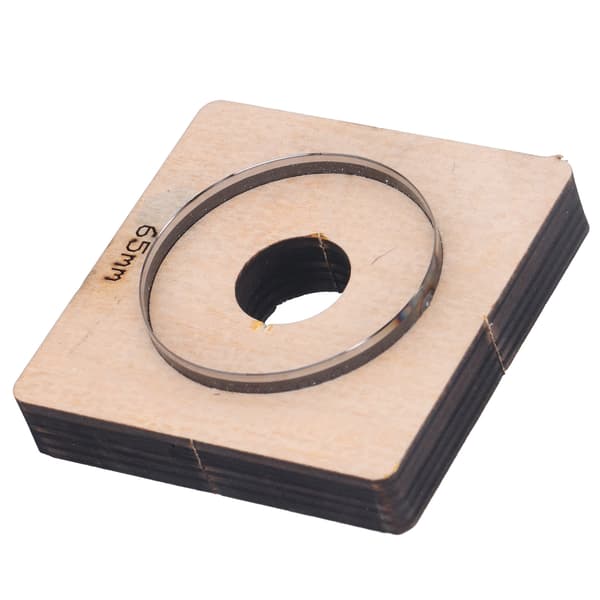 65 mm diameter cirkulär skärform rund ring metallstansform med träskiva