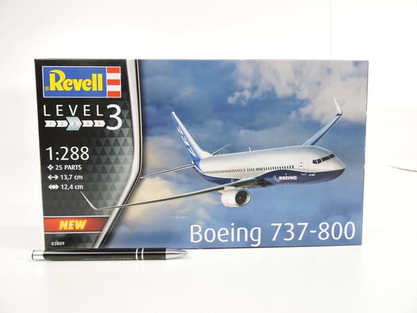 REVELL flygplan 1:288 BOEING 737-800