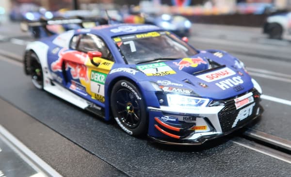 Carrera Digital 132 20032044 Audi R8 LMS GT3 Red Bull DTM