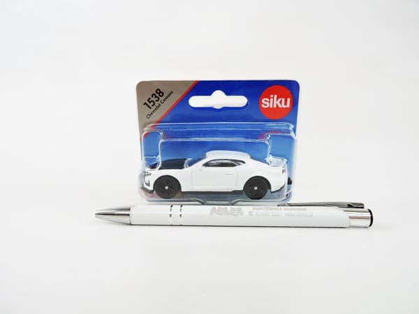 Siku 13 - Chevrolet Camaro S1538