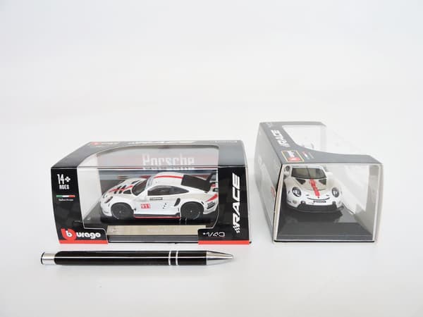 Porsche 911 RSR valkoinen BBURAGO