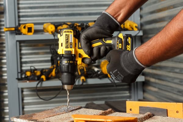 Boremaskine Dewalt DCD777D2T 18 V 2 x 2 Ah batteri