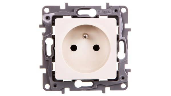 NILOE Enkeluttag med 16 A 250 V gräddvit 764640