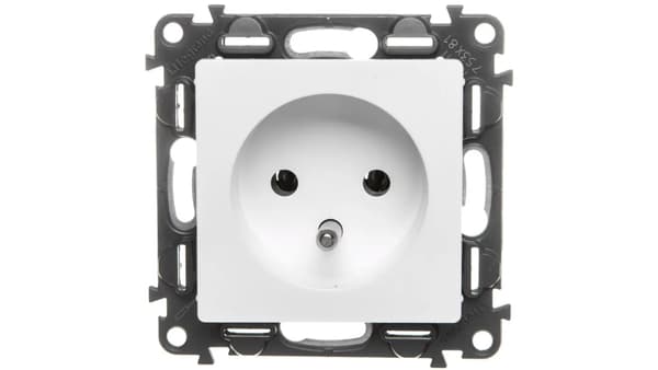 Legrand Vaelna pistorasia 2P+valkoinen (753181)