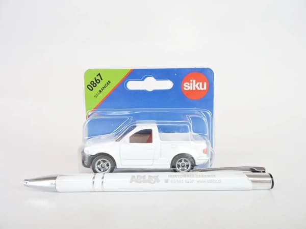 Siku 08 - Valkoinen avolava-auto S0867