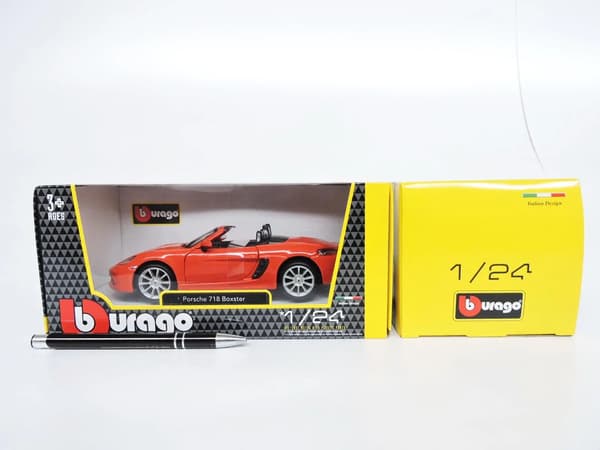 Porsche 718 Boxster Oranssi 1:24 BBURAGO
