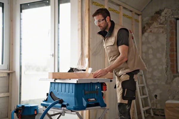 Bosch GTS 18V-216 johdoton pöytäsaha