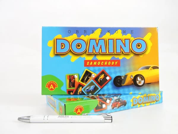 Dominopeli Autot