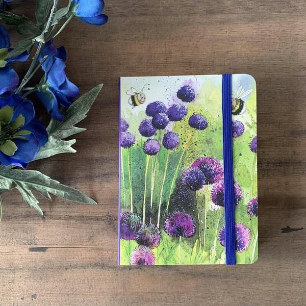 Notesbog med viskelæder A6 SCN20 Hvidløgsblomster