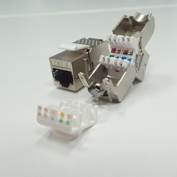NETRACK 105-32 Netrack keystone Jack -moduuli RJ45 cat. 6 FTP, työkaluton