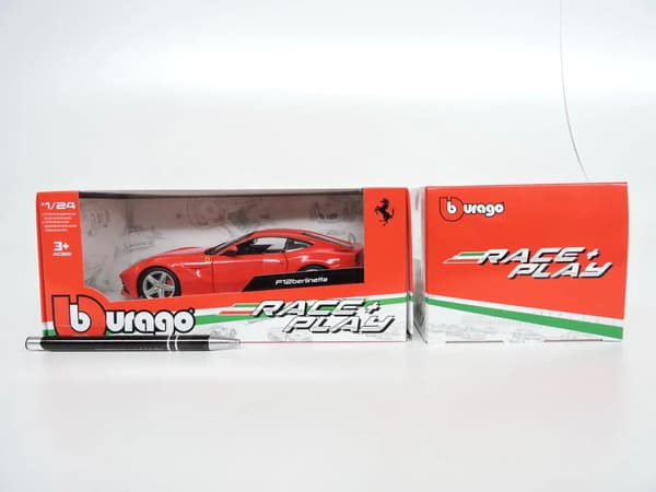 Ferrari F12 Berlinetta 1:24 punainen BBURAGO