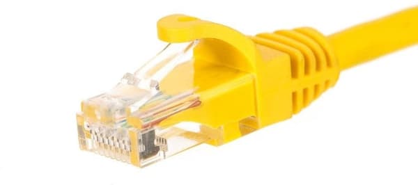 Netrack patchkabel kat.5e RJ45 2m støbt gul (BZPAT2UY)