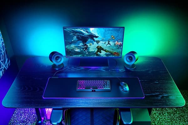 Razer Nommo V2 -kaiuttimet