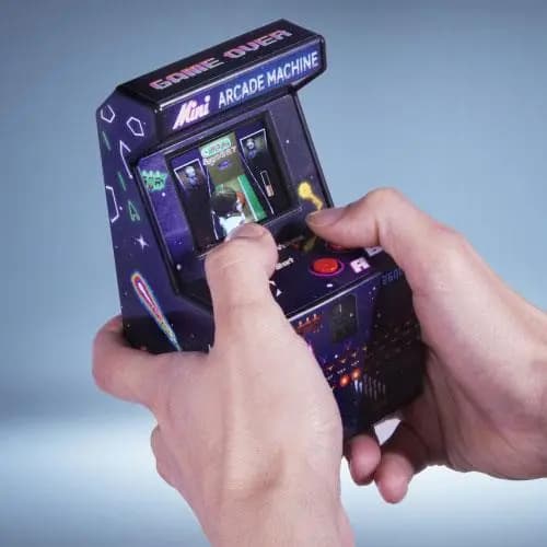 ThumbSup! Kolikkopeli ORB 2.5\" LCD Arcade 300 peliä musta